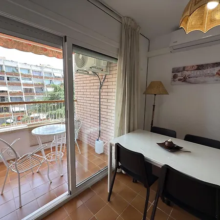 Homeholidaysrentals Roure - Costa Barcelona Apartment *